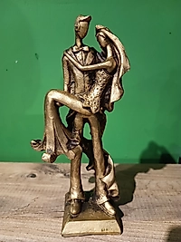 MERCAN MOBİLYA AKSESUAR,iki sevgilİ BAYAN KUÇAKTA Gold, Polyester Dekoratif Maske Biblo, Gold Dekor, Yeni Yıl Hediyesi,25 CM