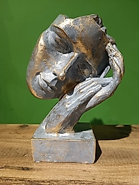 MERCAN MOBİLYA AKSESUAR, ELİ YANAGINDA DÜŞÜNEN  ADAM , MAVİ YILDIZLI , Polyester Dekoratif Biblo, hediyelik eşya 21 CM