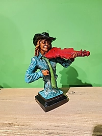 MERCAN MOBİLYA AKSESUAR, GİTAR ÇALAN ADAM  ,22 CM , Polyester Dekoratif Biblo, hediyelik eşya